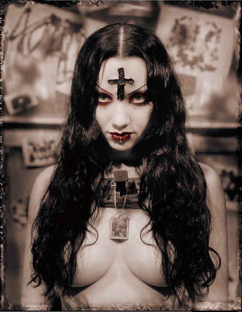 Девушки сатанисты