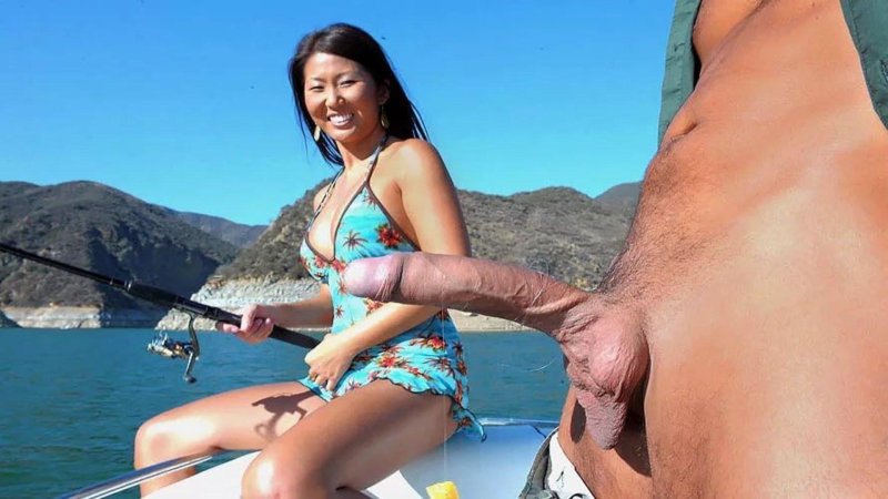 Девушка увидела член на пляже