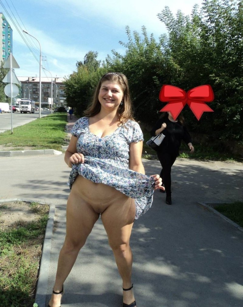 Зрелые пышки без трусов