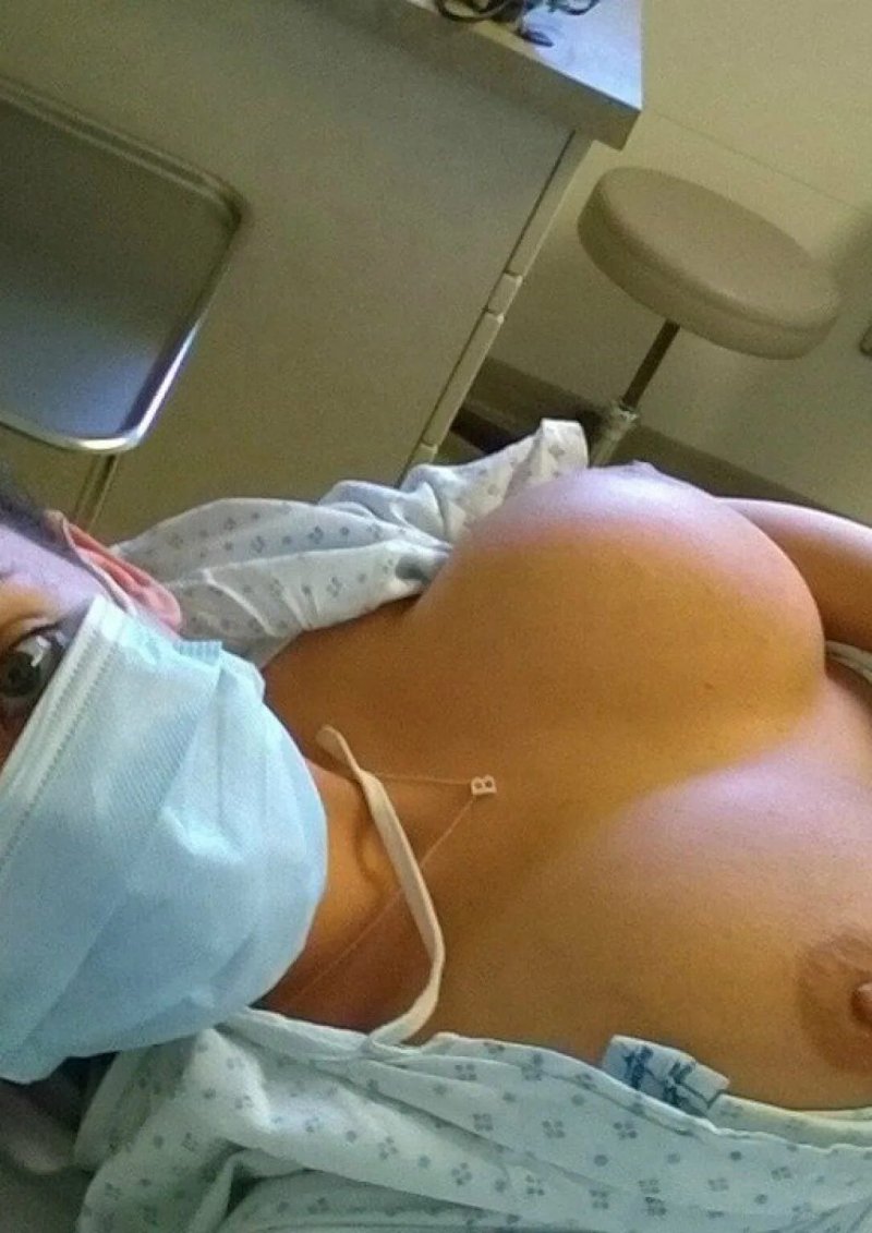 Большие титьки в больнице