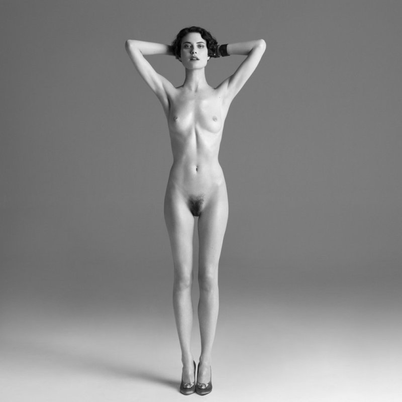 Шалом харлоу обнаженка