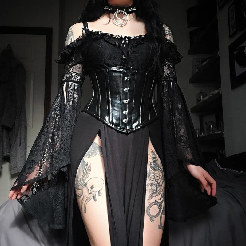 Готическая одежда