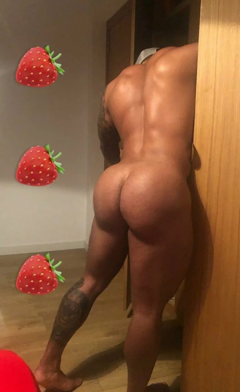 Большая попа парня