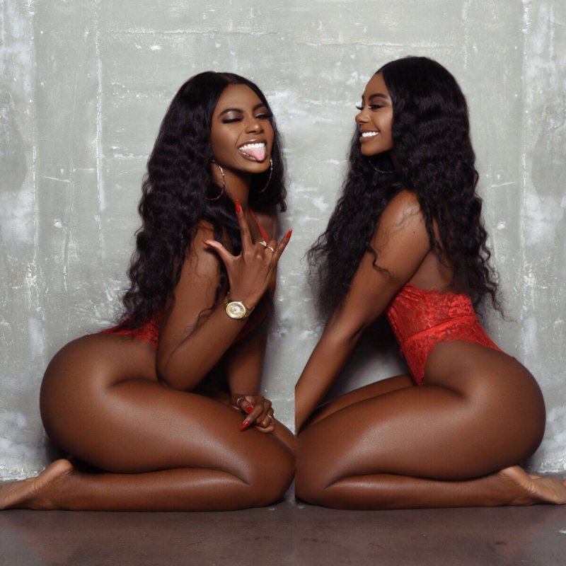 Темнокожие девушки несколько