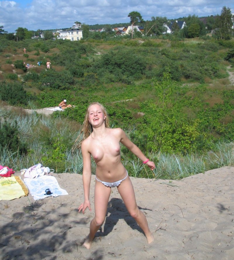 Нудисты на отдыхе