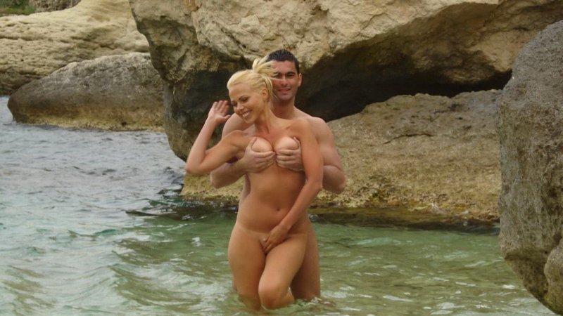 Дикий пляж эротика