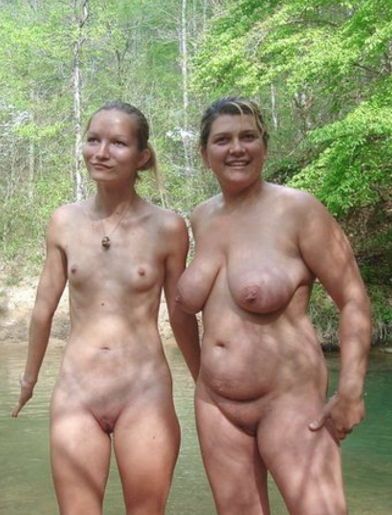 Семьи полностью голышом