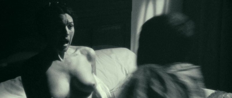 Моника беллуччи сиськи