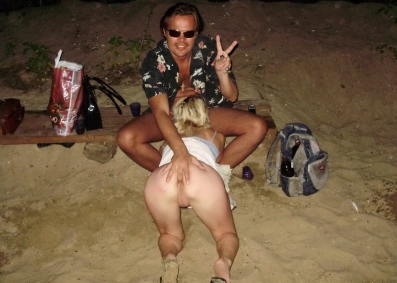 Пьяные женщины без трусов