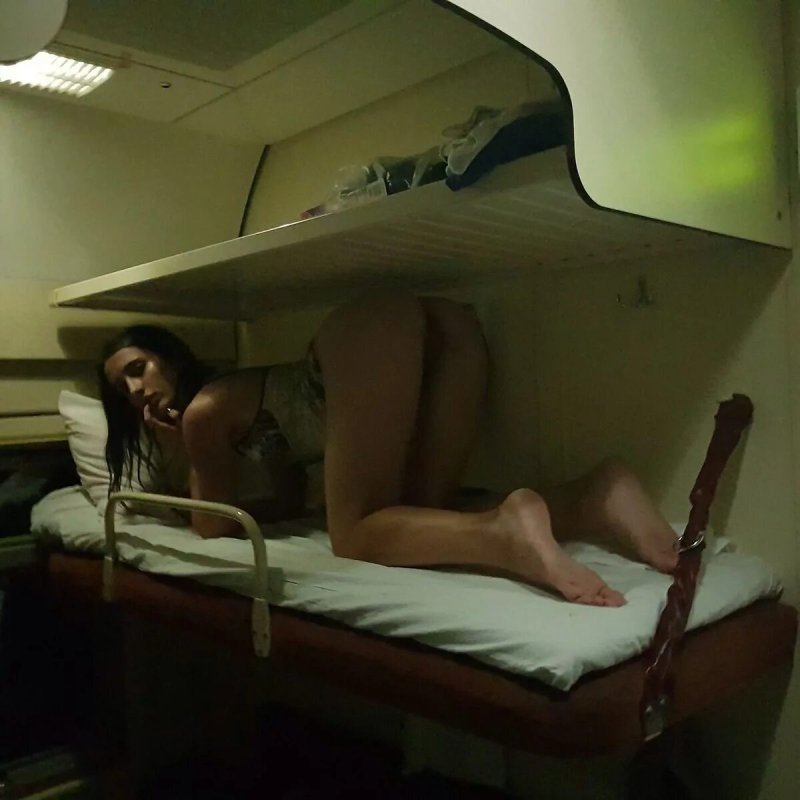 Девушки в плацкарте