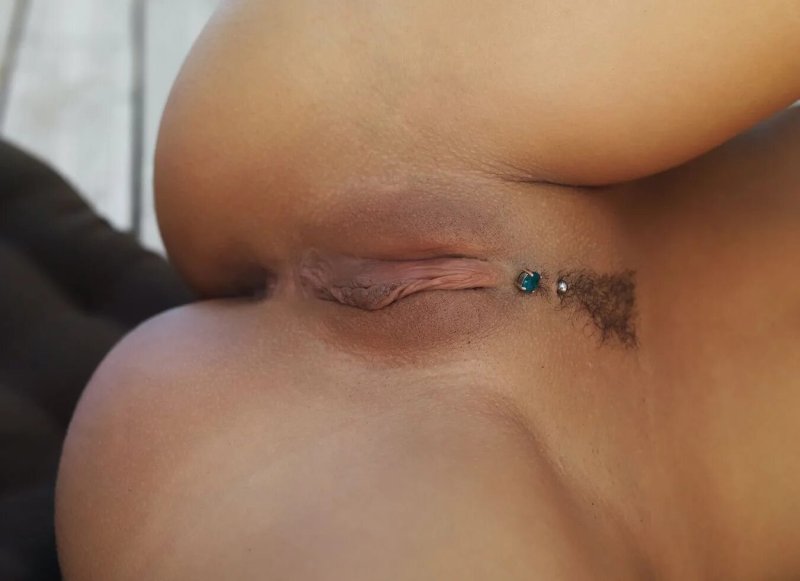 Голые с пирсингом