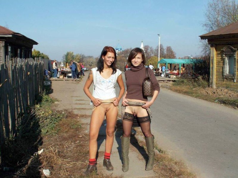 Девушки шалят