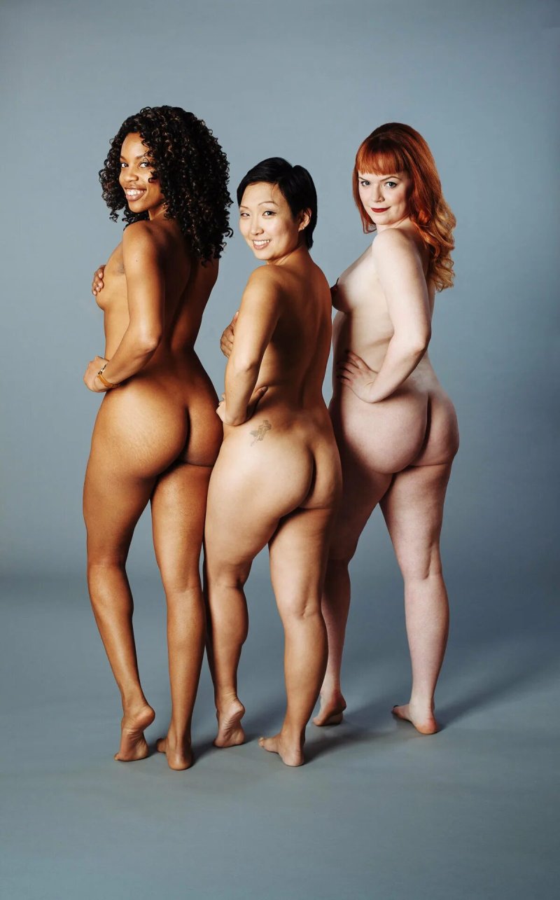 Голая женщин