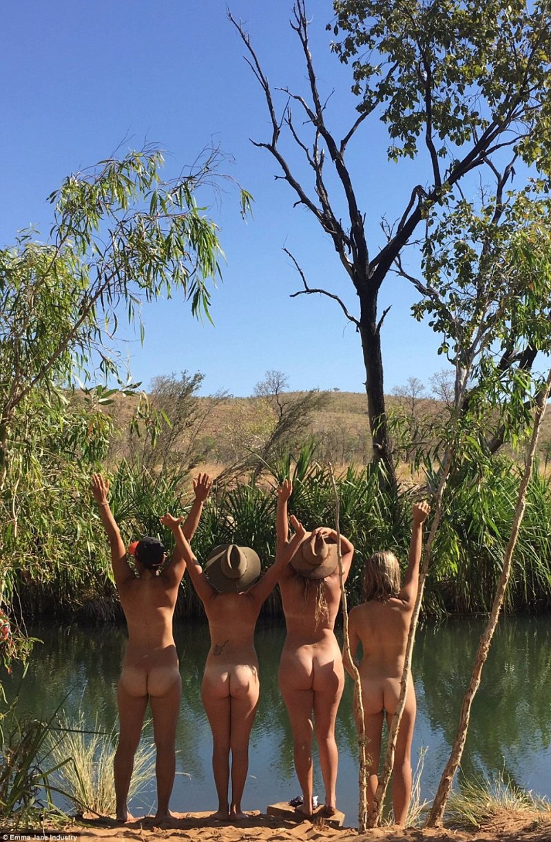 Праздник голых