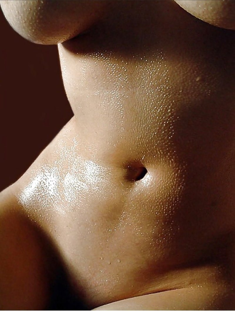 Женские животы