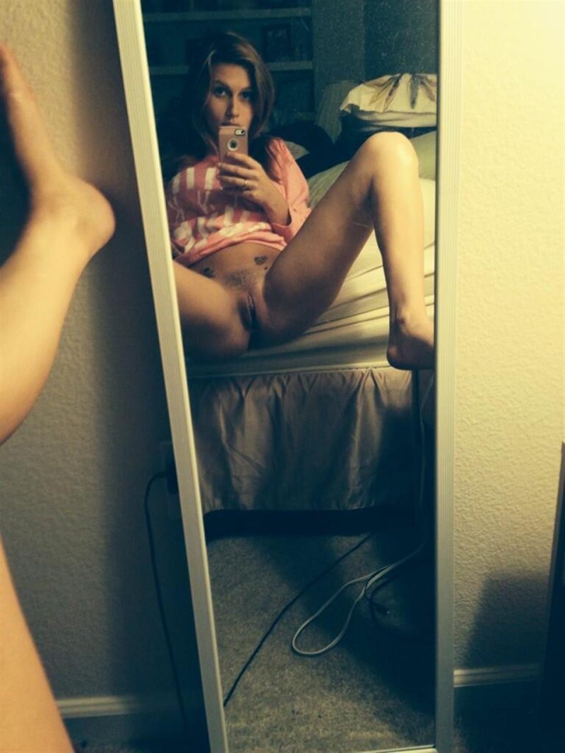 Домашние селфи девушек