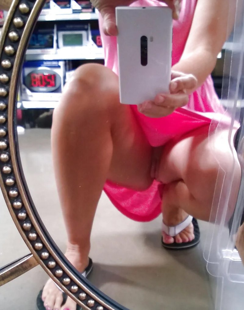 Селфи девушек без трусиков
