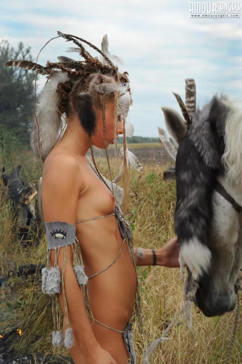 Девушка индеец