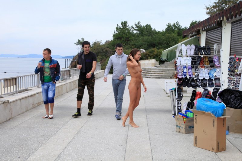 Прогулка голышом на курорте