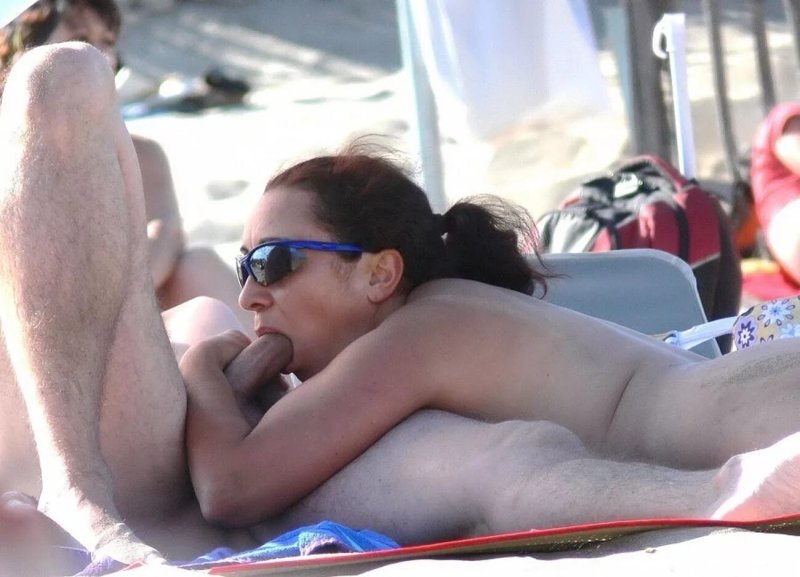 Топлесс на пляже