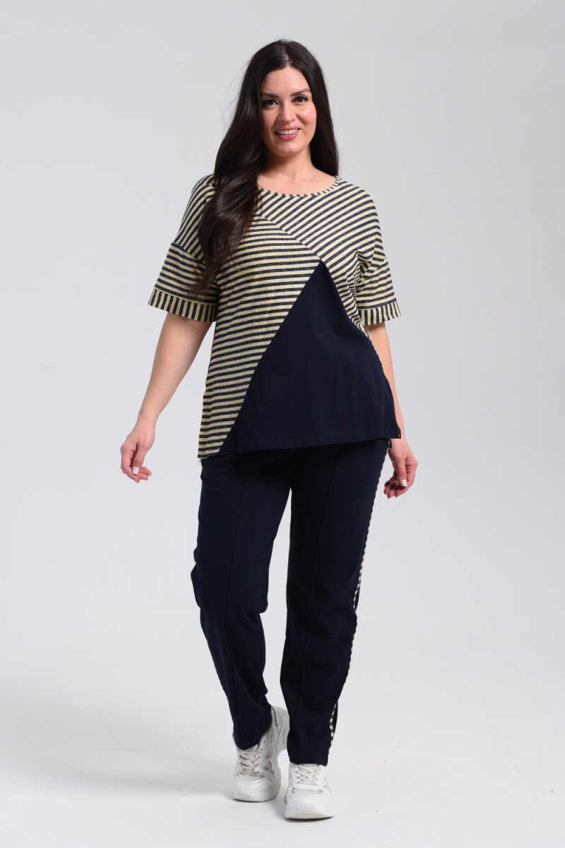 Костюм с брюками