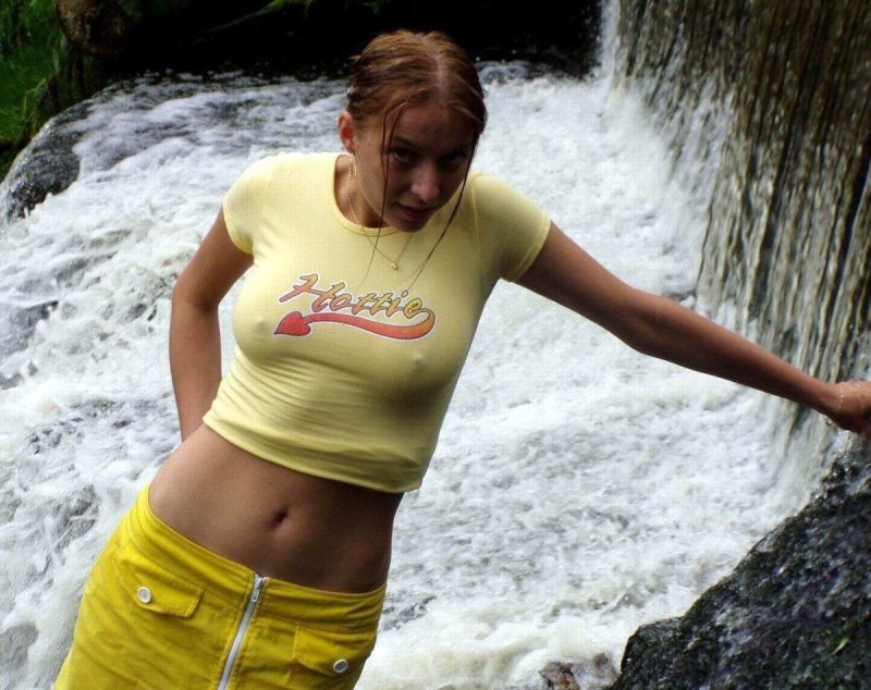 Соски через одежду