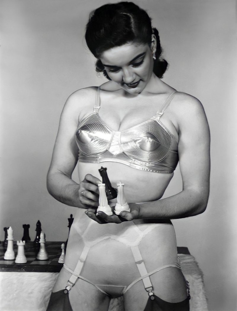 В чулках ретро