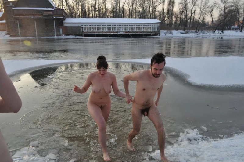 Купание голым