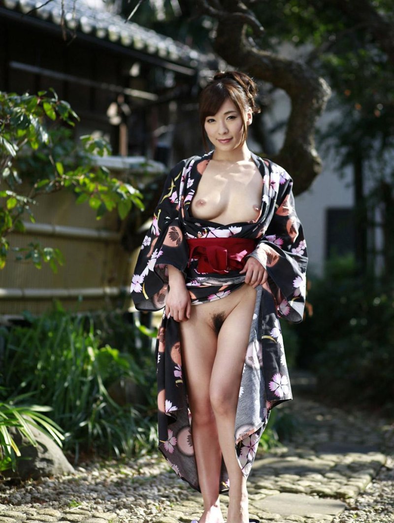 Голые японские женщины в кимоно