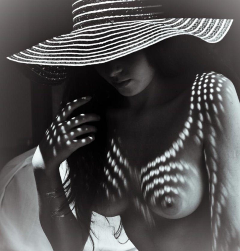 Голые в шляпе