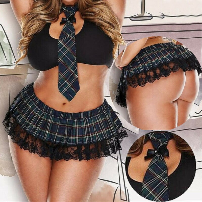 Пышные школьницы в мини