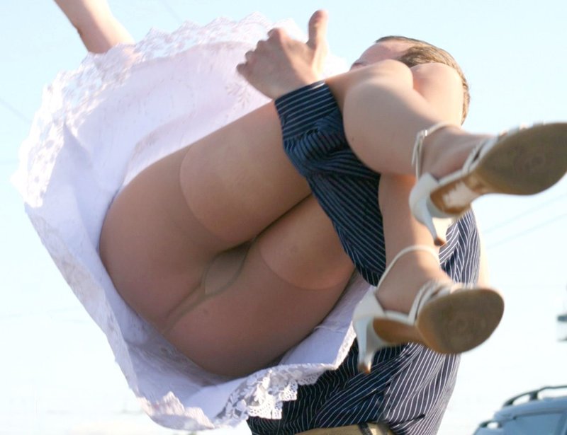 Заглядываем под юбки
