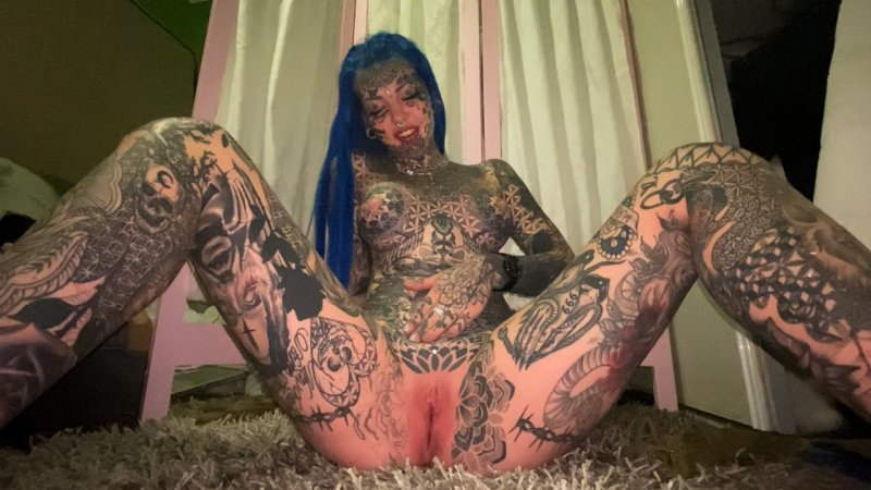 Татуированную эмбер люк