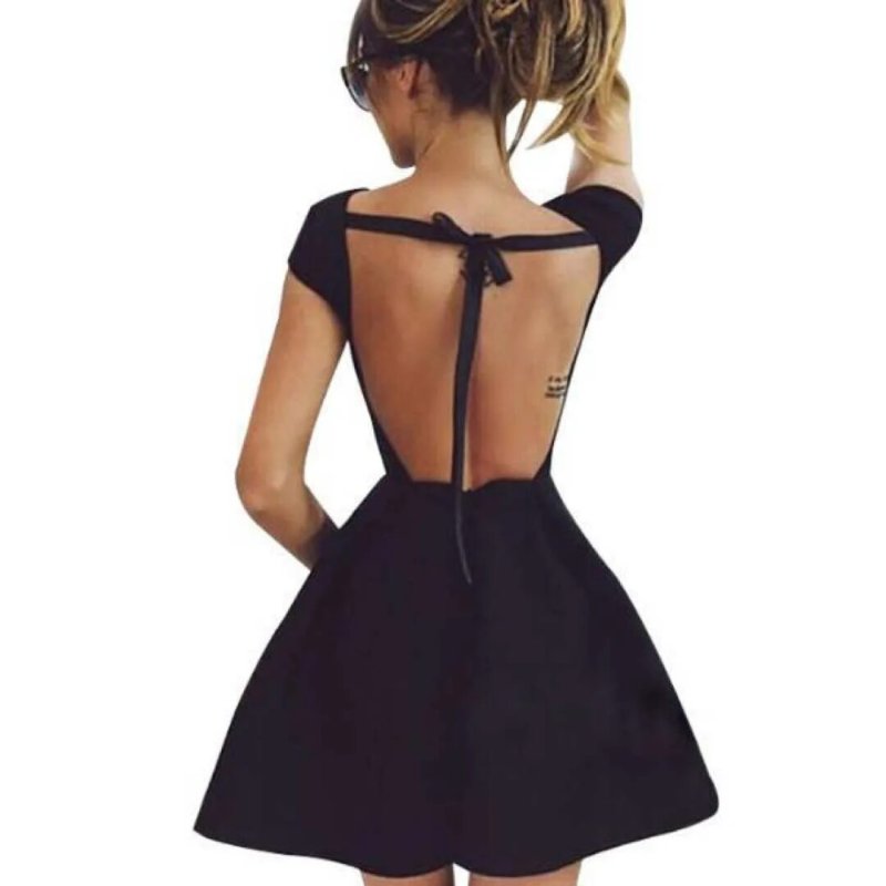 Стильное платье с открытой спиной