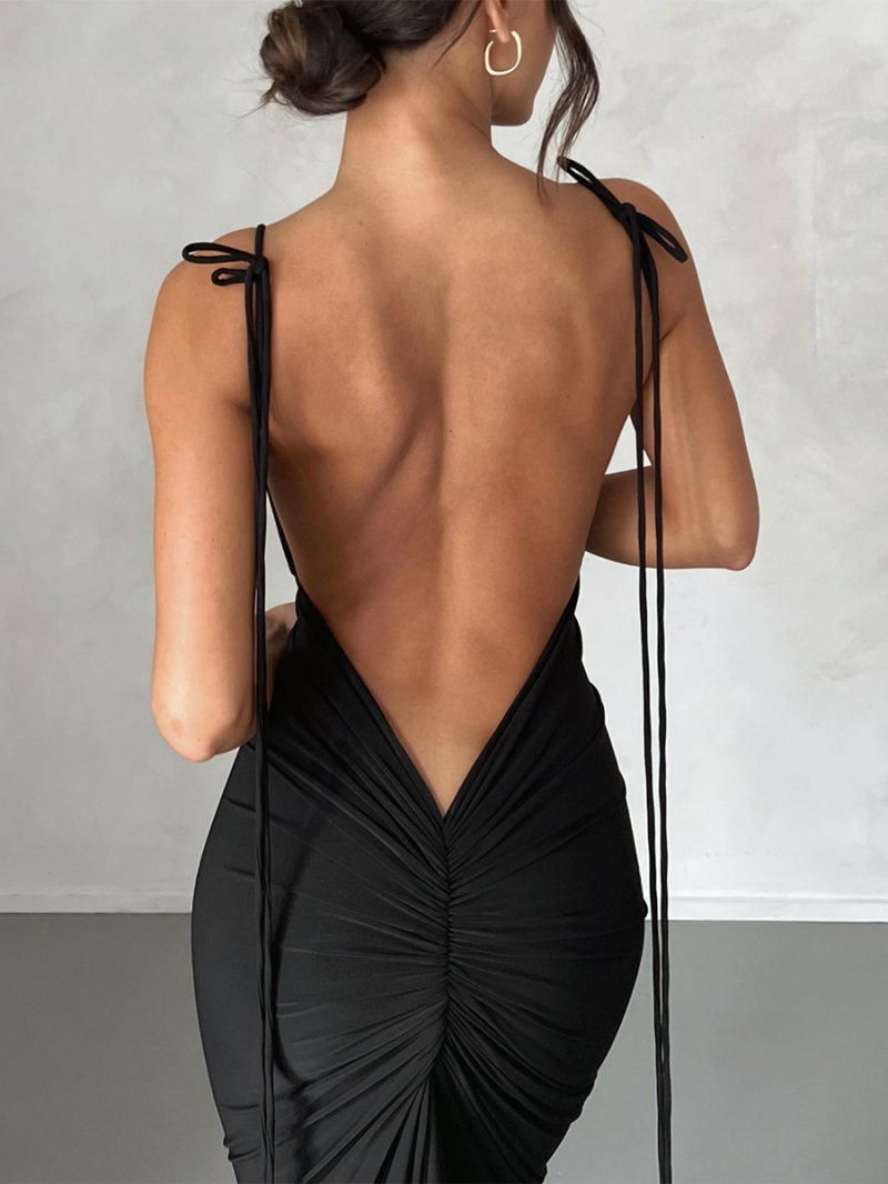 Платье с открытой спиной черное