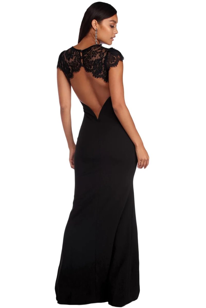 Вечернее черное платье с открытой спиной