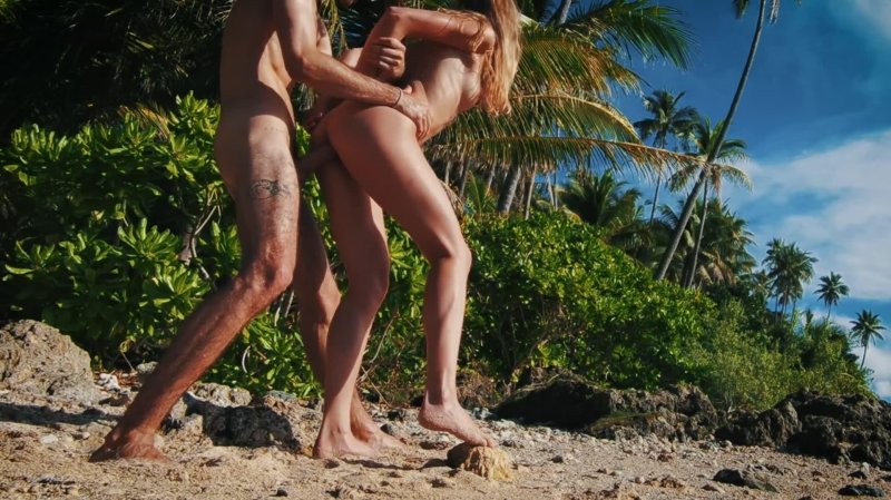 Пара на пляже