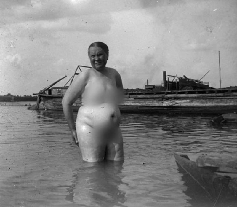 Купание голышом