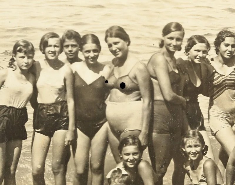 Советские женщины на пляже