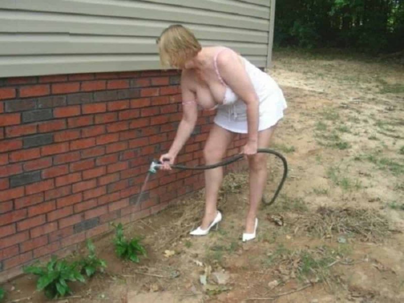 Фотосессия жены на даче