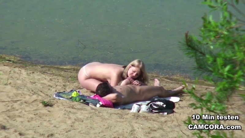 На пляже секс