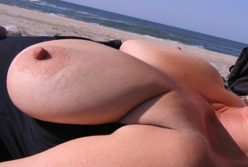 Большие сиськи пляж