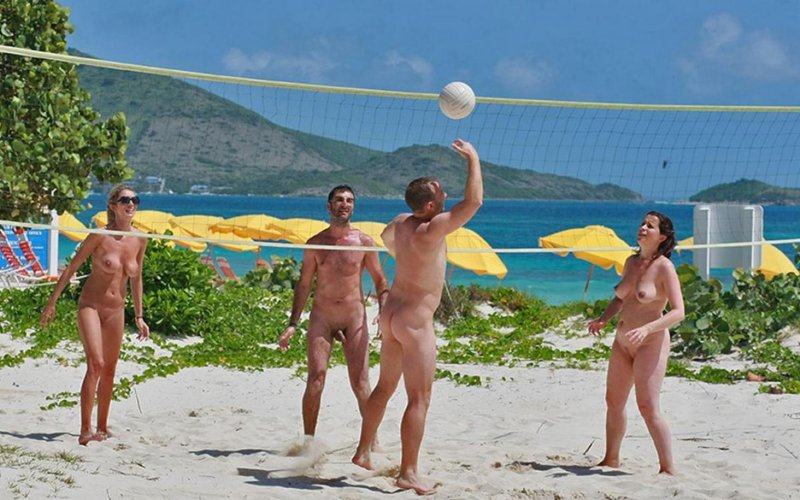 Нудистские развлечения