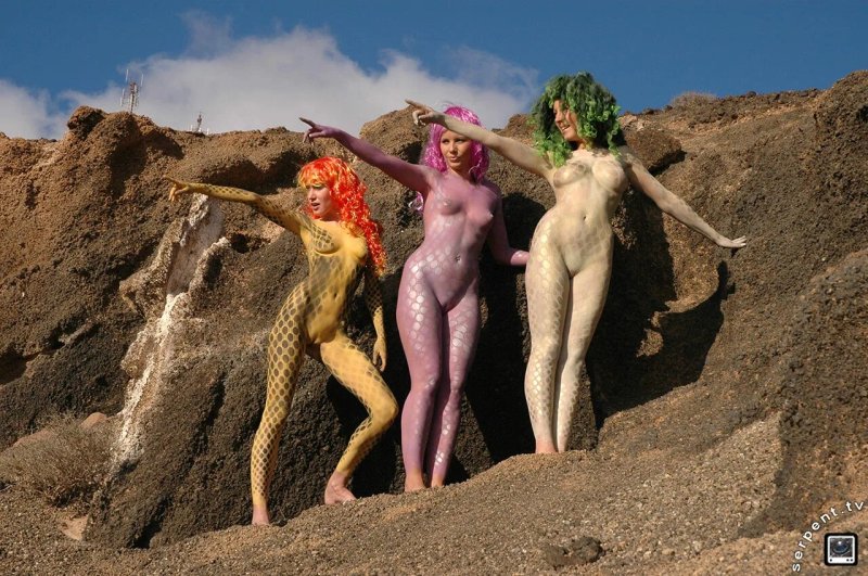 Голые бодиарт