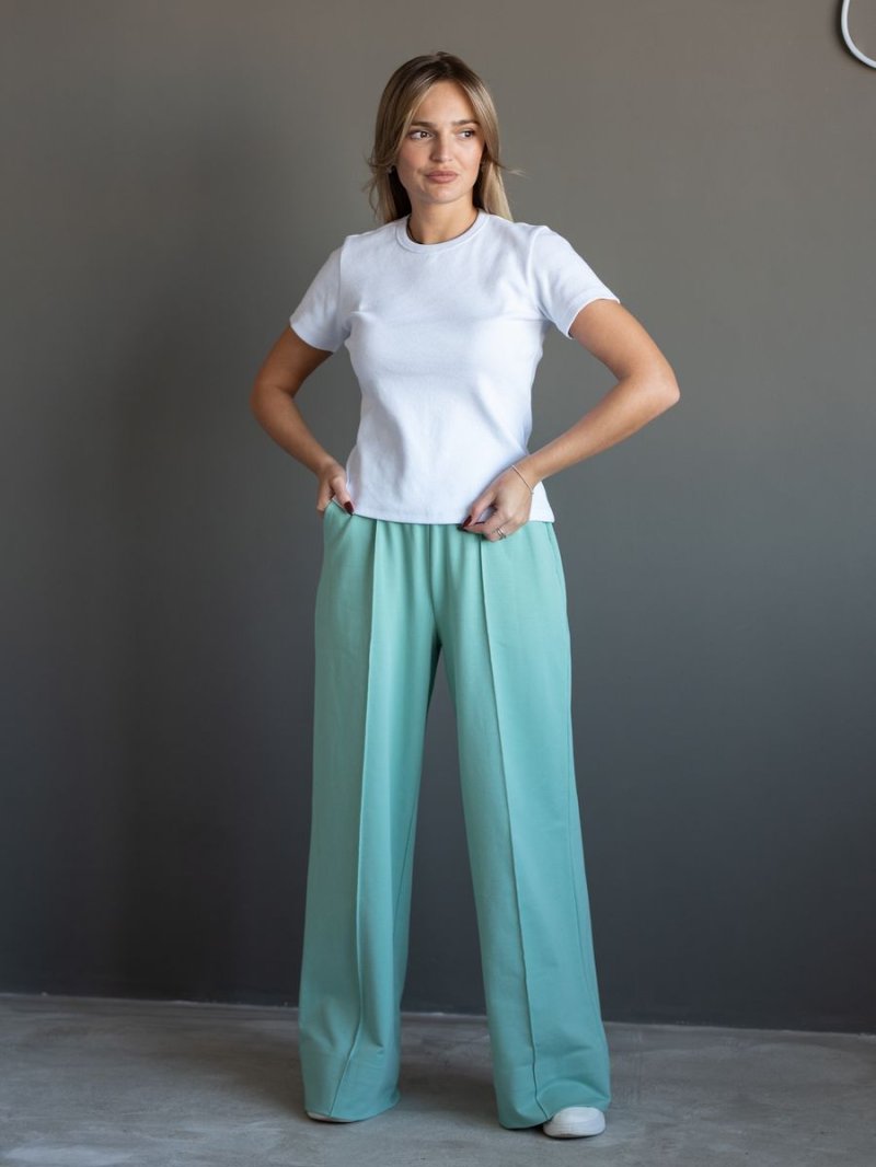 Брюки палаццо в спортивном стиле