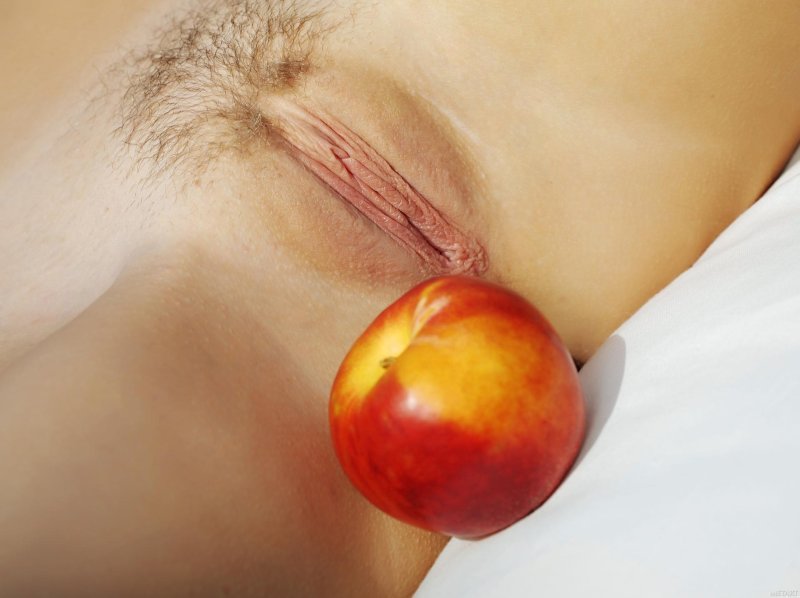 Персик нектарин