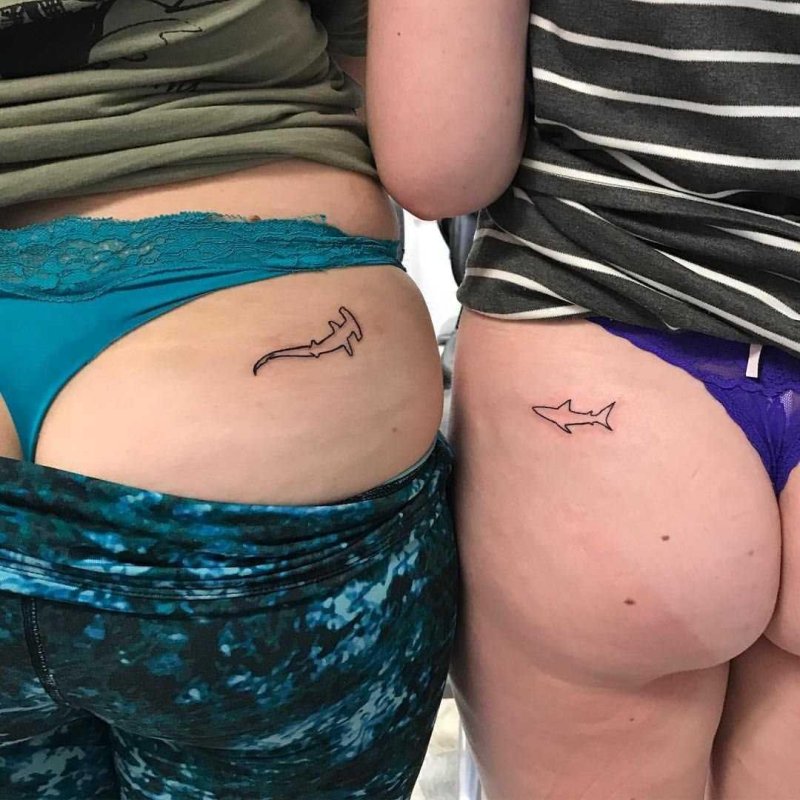 Тату на попе