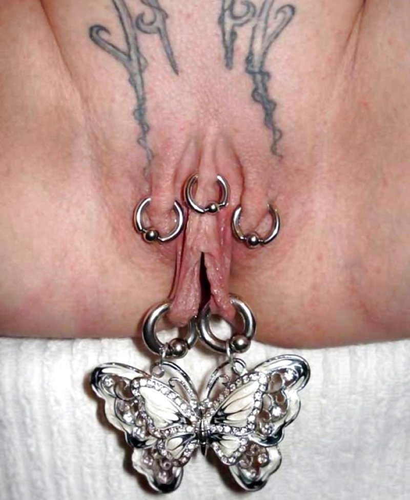 Красивый пирсинг клитора