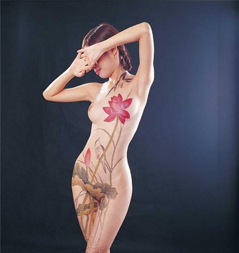 Эротический бодиарт