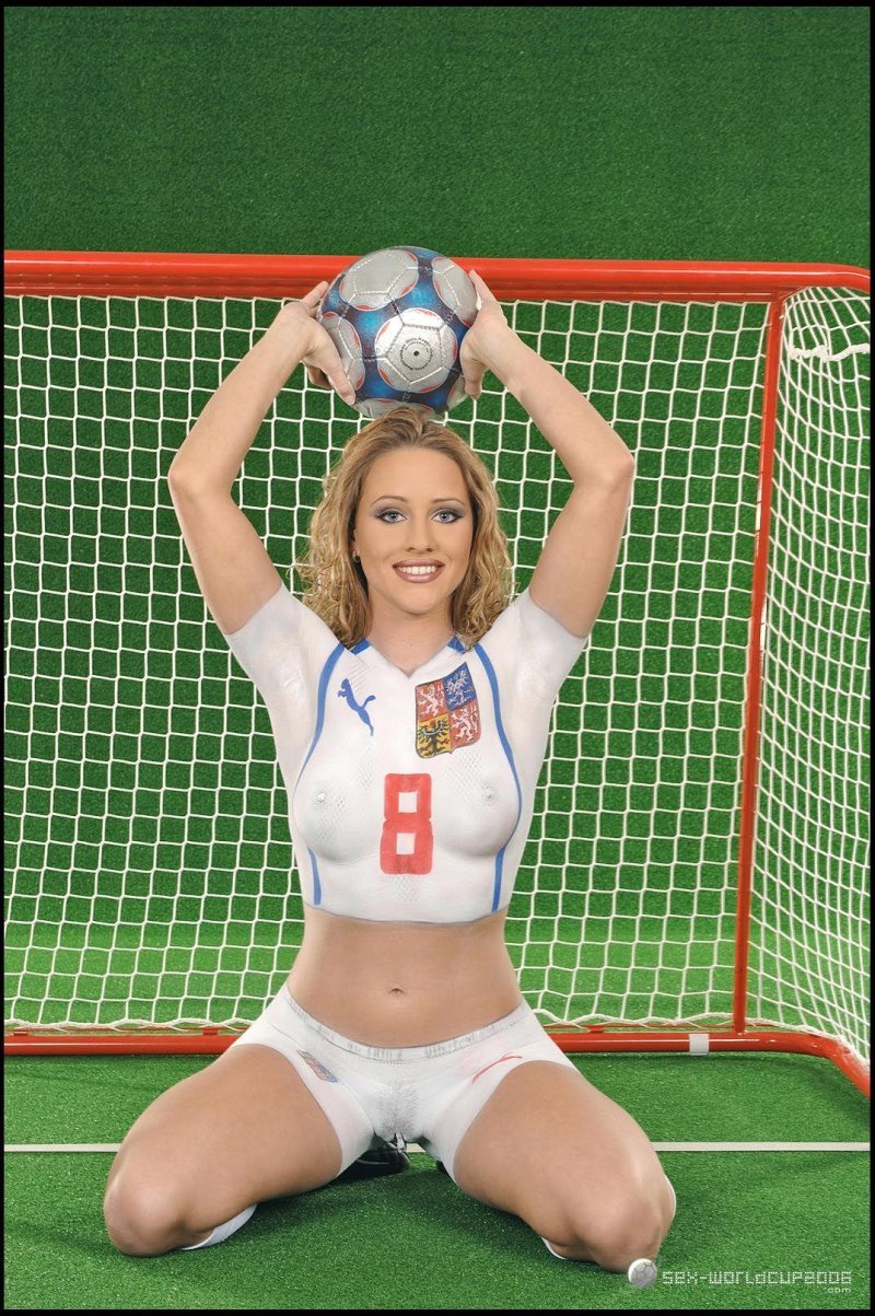 Женская сборная по футболу голые